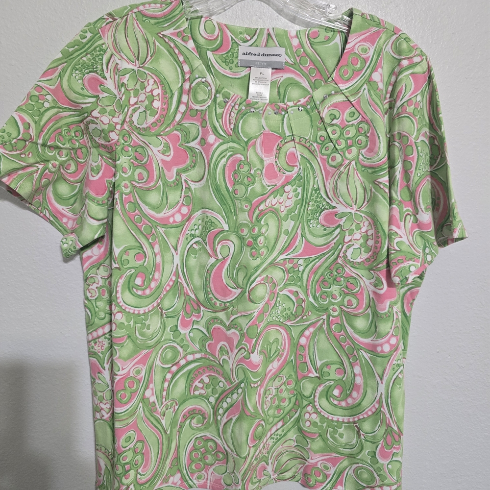 Alfred Dunner Vibrant Green and Pink Short Sleeve Top